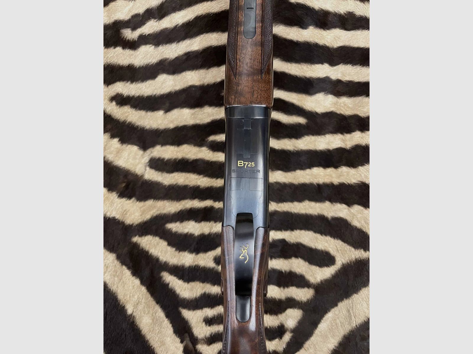 Browning B725 Sporter Black Edition Linkshänder cal.12/76 – ca.76cm – 6 externe Chokes – Waffenkoffer, Bild 8 von 10