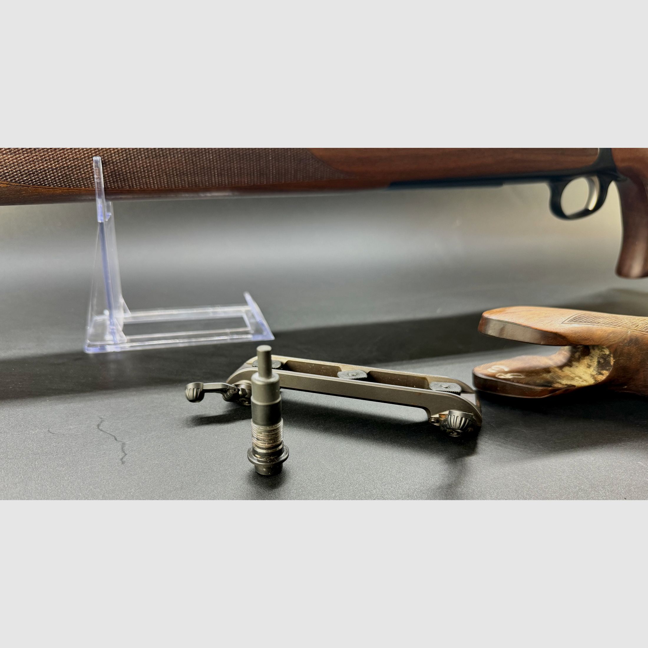 Sauer 303 - Semiautomatico; Cal.: .30-06Spring + regolazione gas variabile + montaggio Sauer per guida Zeiss