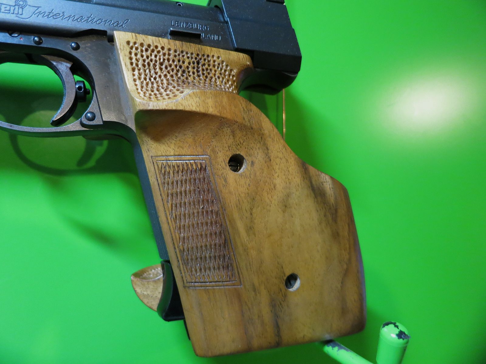Hämmerli International 208, beste schweizer Ziel- Sportpistole, .22lr +Laufgewicht +Sportgriff       #72-