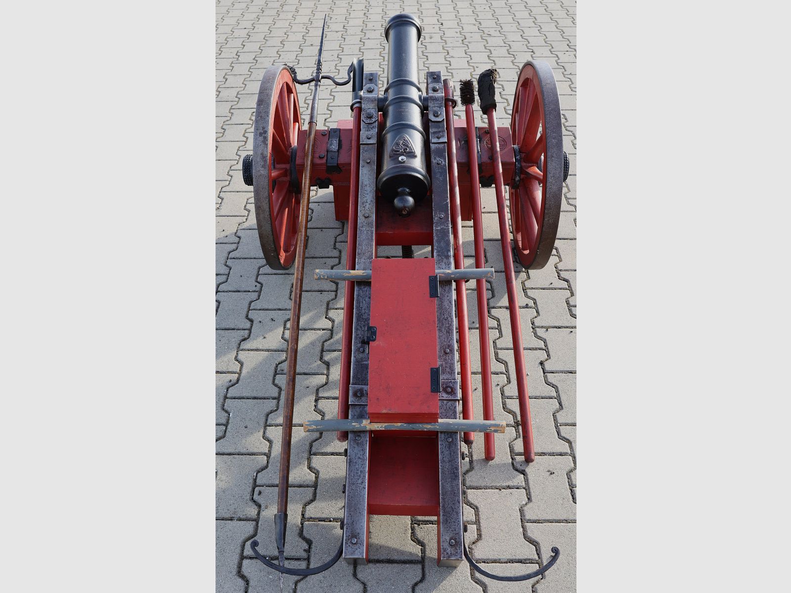 Muzzleloader cannon with proof for reenactment of the 30 Years' War with accessories