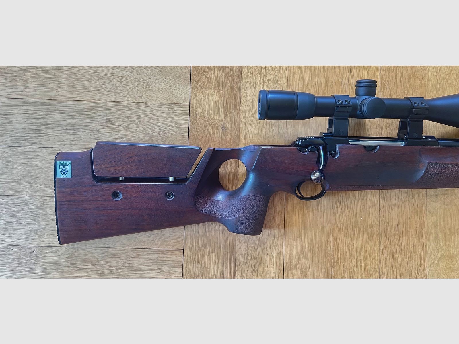 Kongsberg 393 met ZF Weaver 5-25x56mm scope