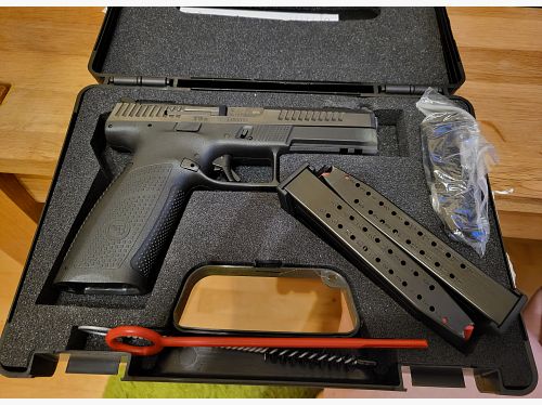 CZ P-10 F