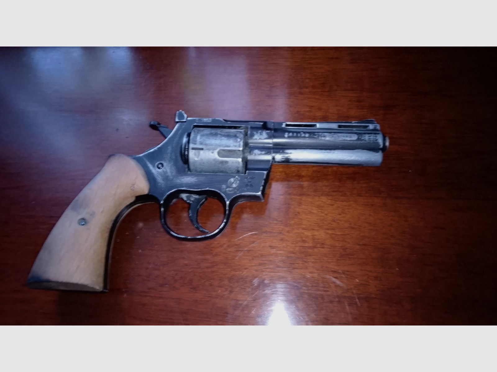 9mm r.k. Colt Python aus den achtziger Jahren mit Holzgriff walnuss, Bild 3 von 7