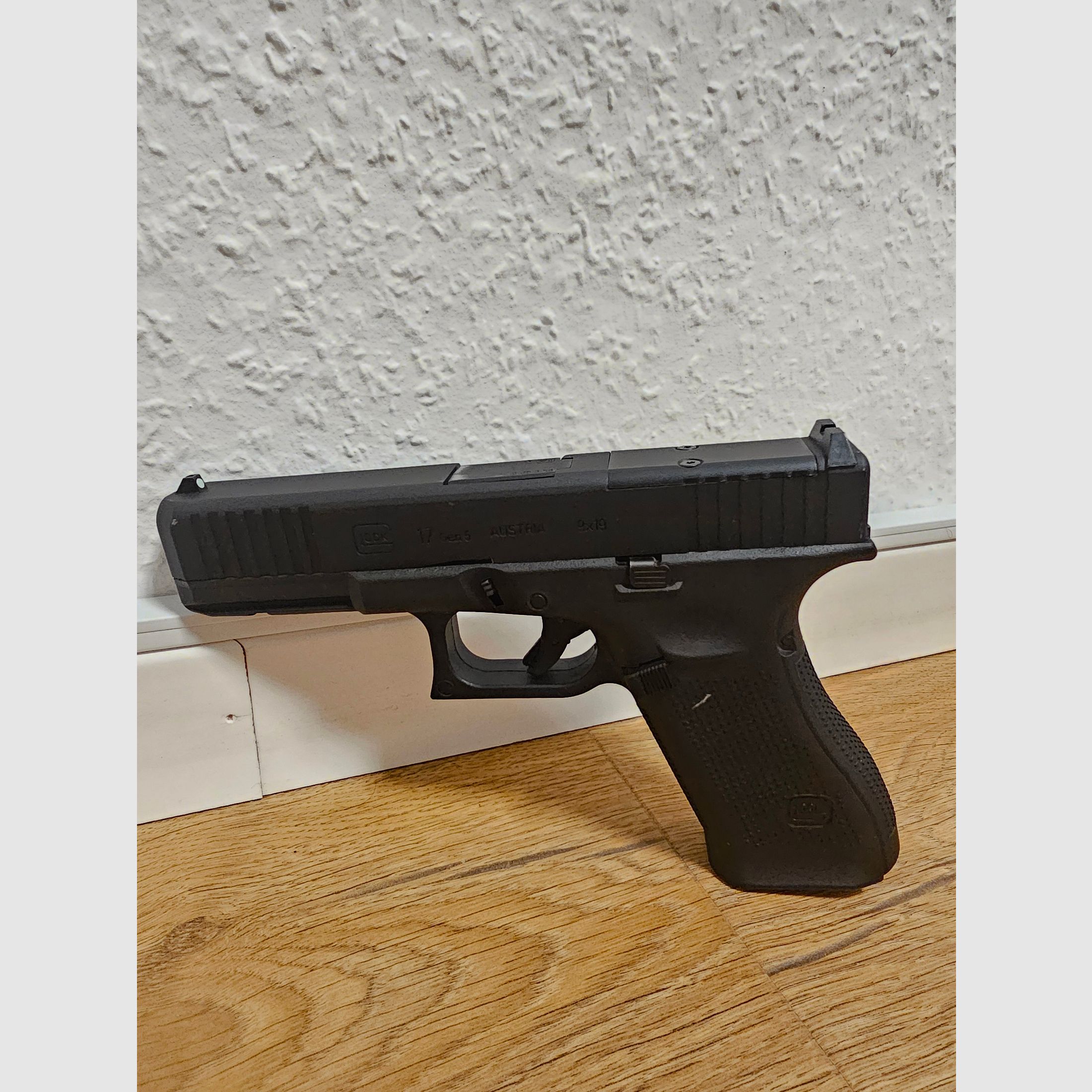 GHK Glock 17 Gen5 MOS GBB inkl Holster