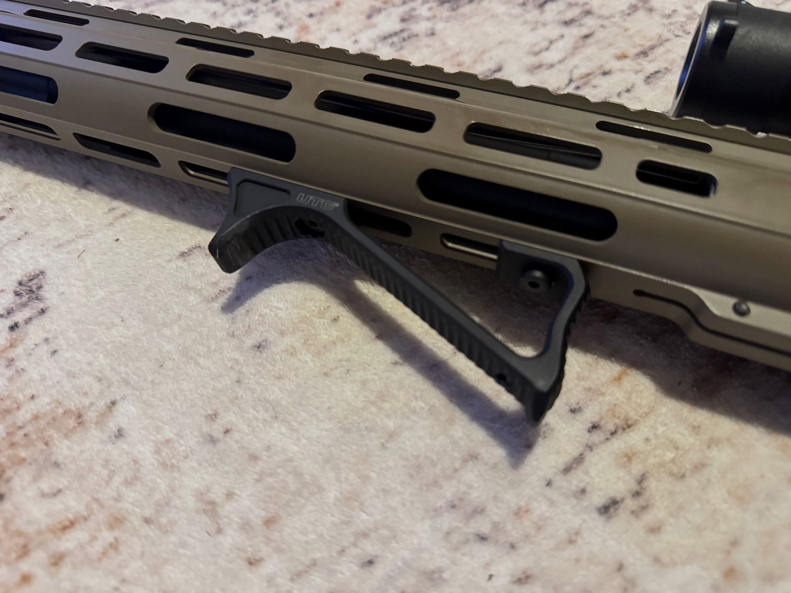     LDT AR-15 .223 Rem. FDE – come nuovo incluso Victor Optics ZF & impugnatura