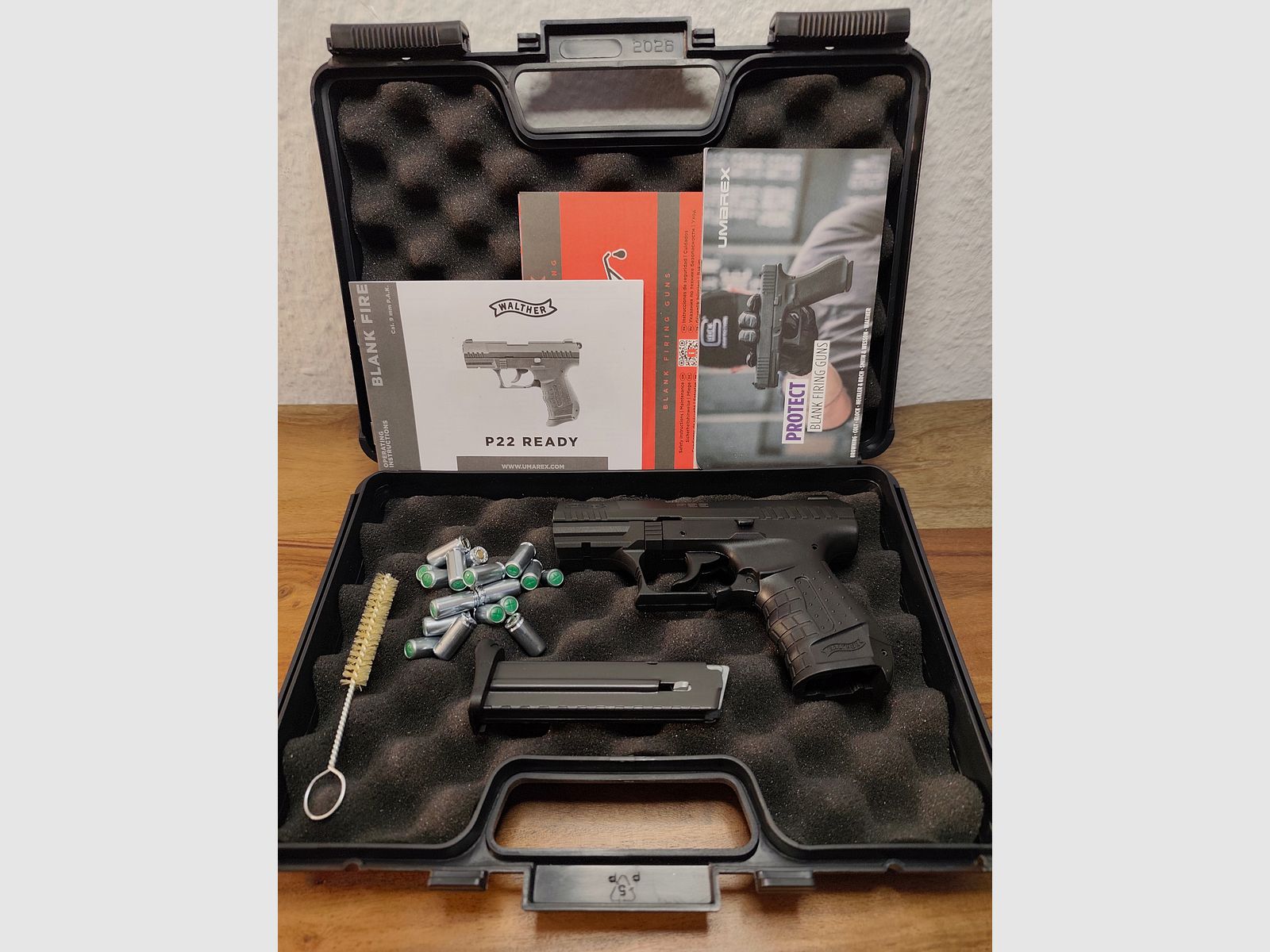 Walther P 22 czarny PTB 778 w stanie nowym OVP + amunicja