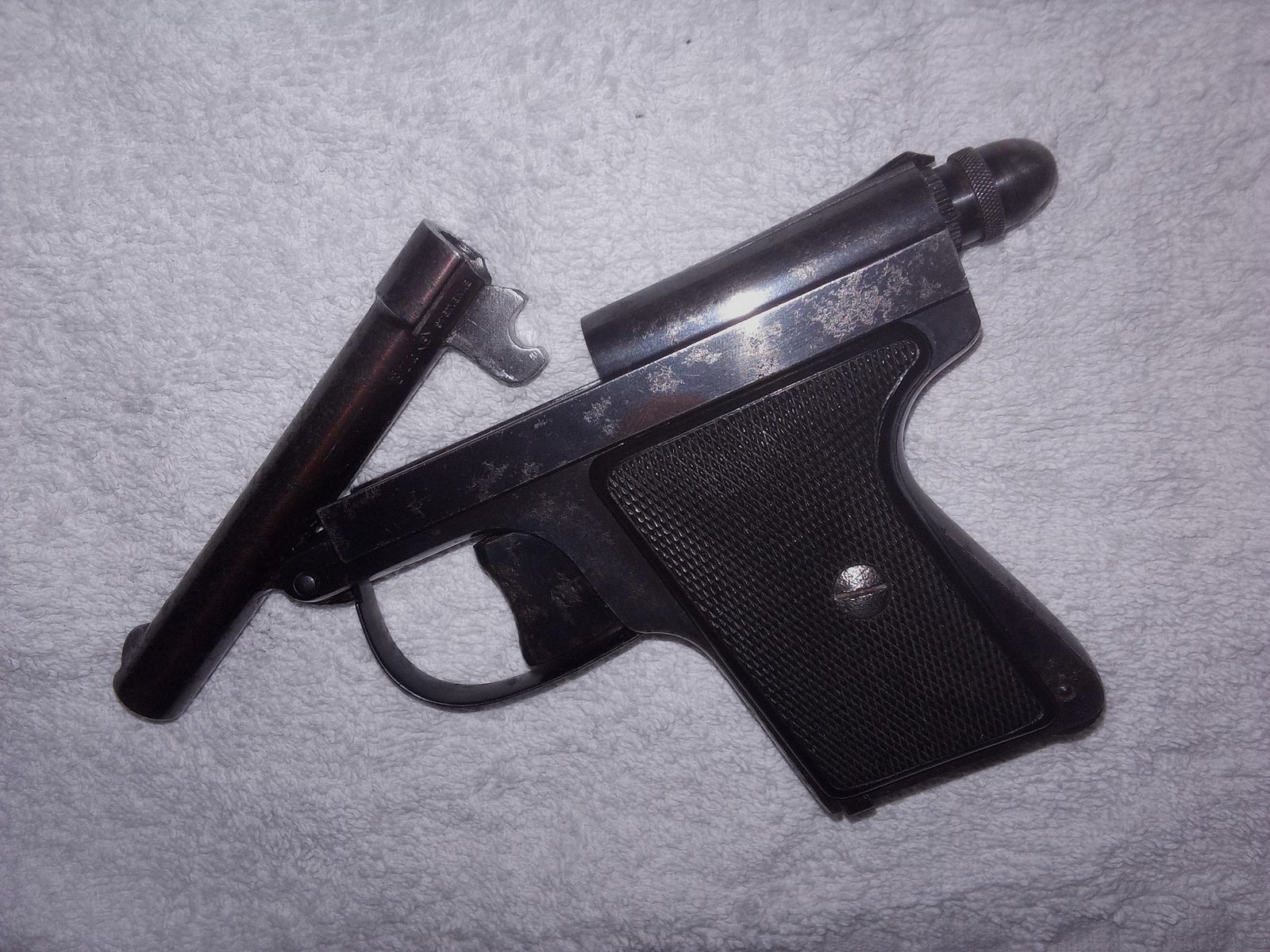 PISTOLET MANUFRANCE Francuski Policjant kal. 6,35 mm ( 25 ACP LUB 25 AUTO ) KATEGORIA B