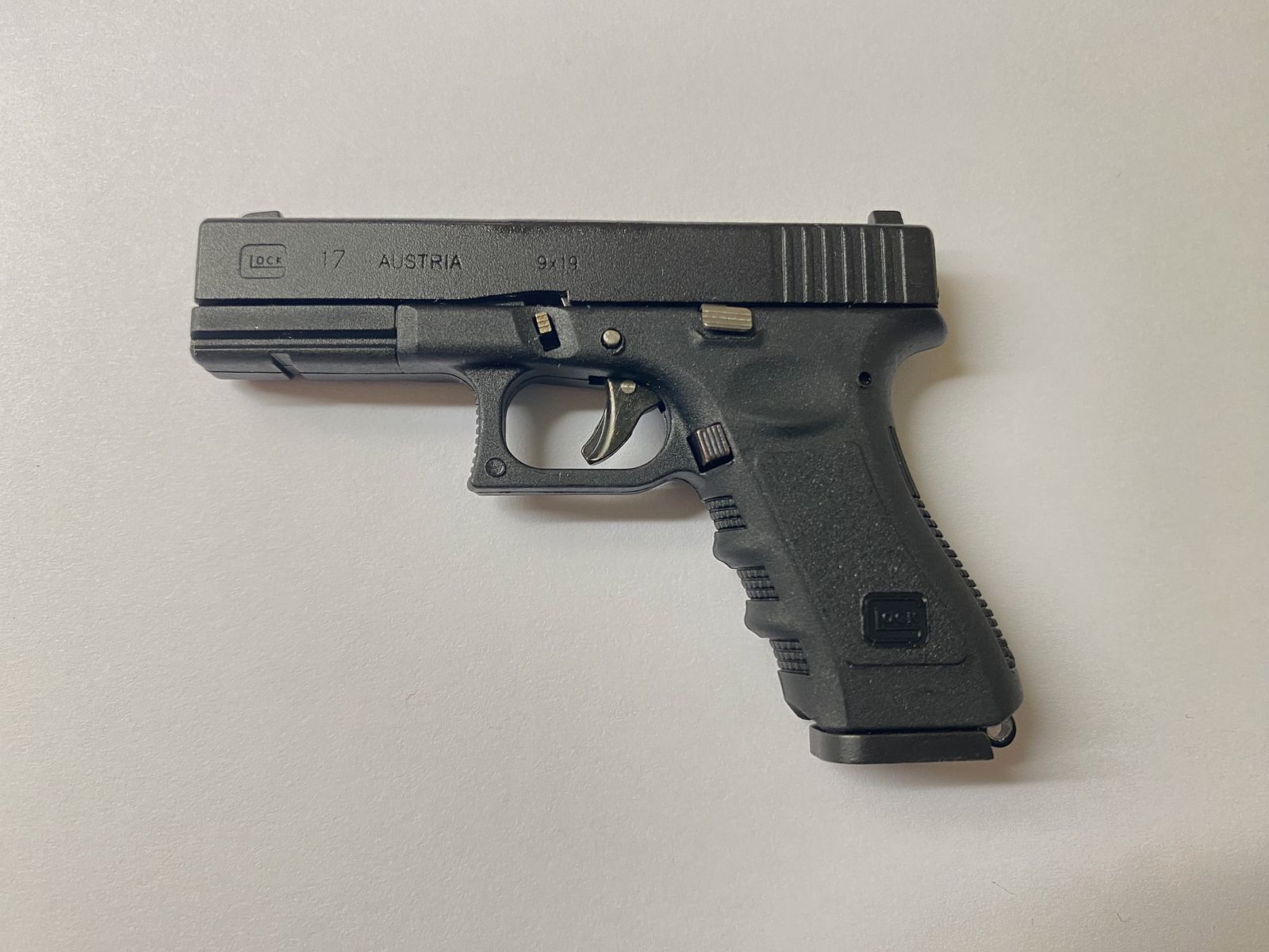 Glock 17 1:3 Mini Schlüsselanhänger mit Box