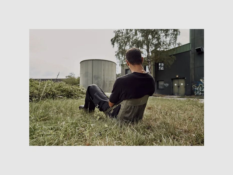 Asiento plegable con asa + bolsa de malla para 2 botellas de bebida - Oliva