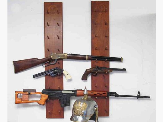 Soporte de pared para armas de madera