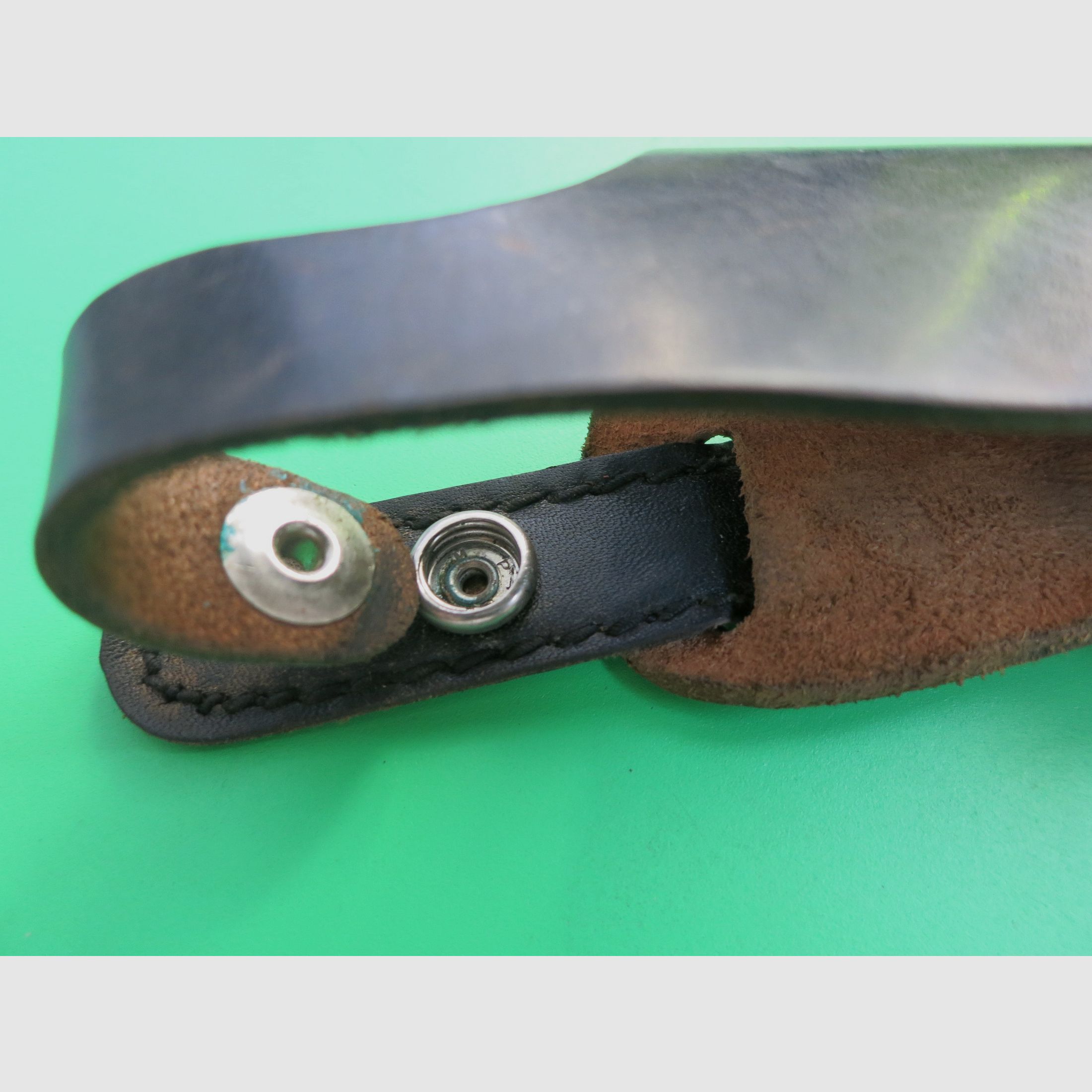 Gürtelholster für Taschenpistolen wie Beretta 1934, original Dienstholster?