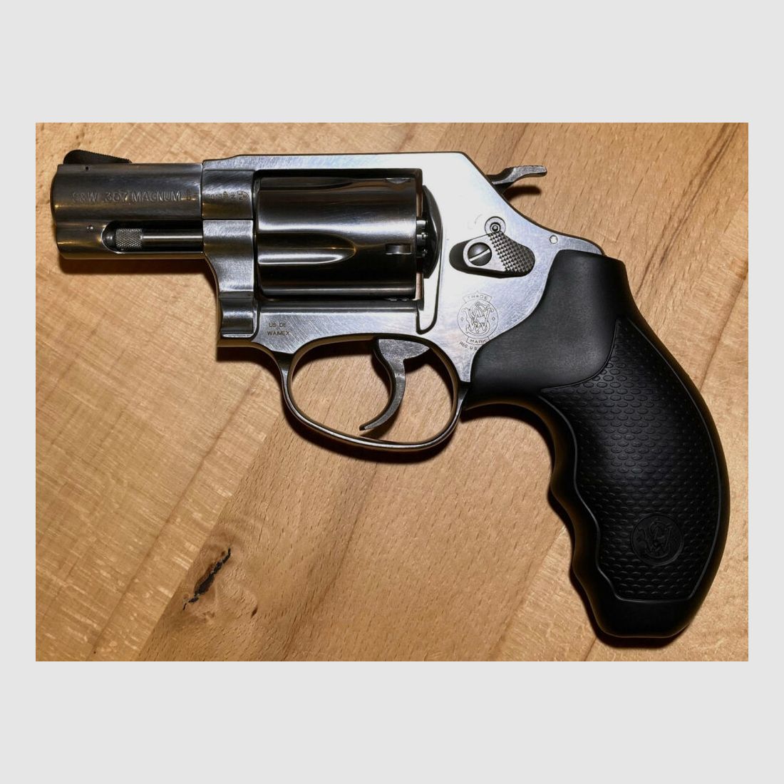Smith & Wesson Model 60 z ramą J 5-strzałową