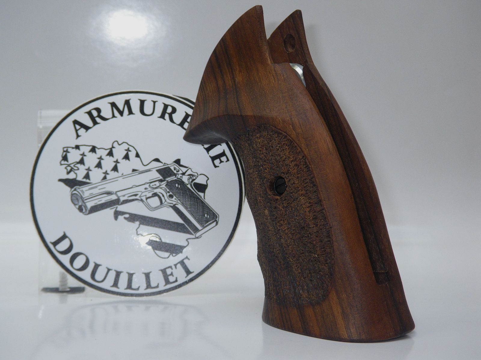 Textured wood grips for S&W K/L Square Butt revolver, image 1 of 2