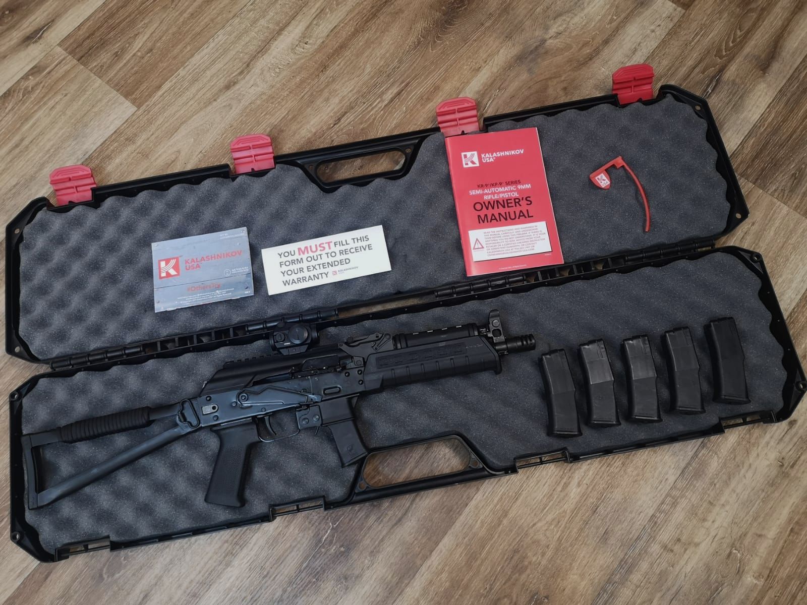 Kalaschnikov USA - KR-9 SBR Sport, carabine semi-automatique en calibre 9mm Luger, PCC, avec 6 chargeurs, mallette et certificat BKA, état d'origine - Limité