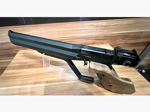 Match air pistol Feinwerkbau 100