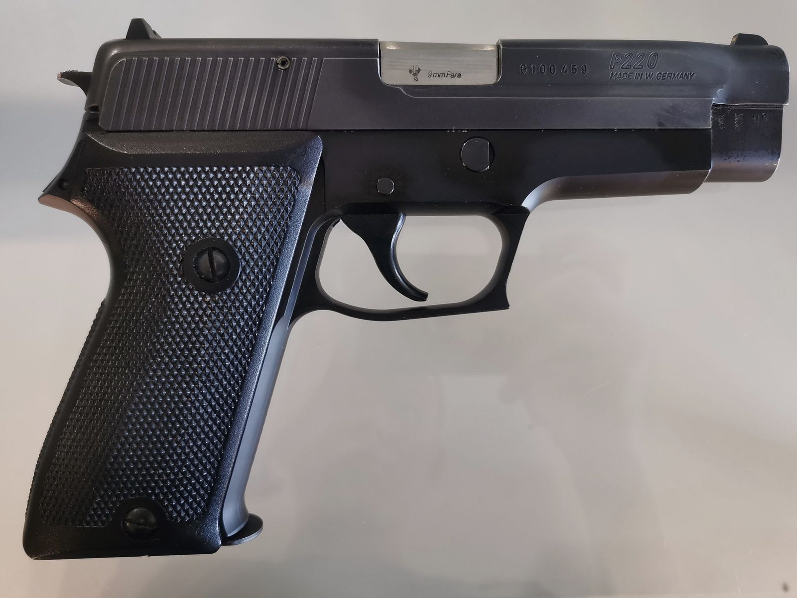 Pistolet semi-automatique Sig Sauer P220, image 2 sur 2