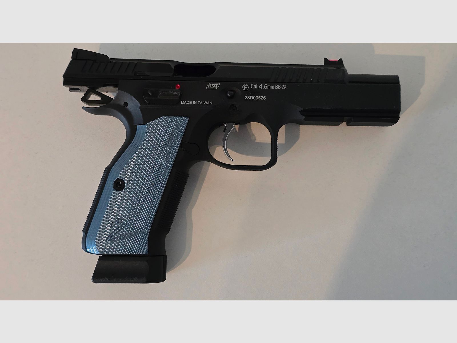 CZ Shadow 2 CO2 Luftpistole Kal. 4,5 mm BB Vollmetall Blowback schwarz