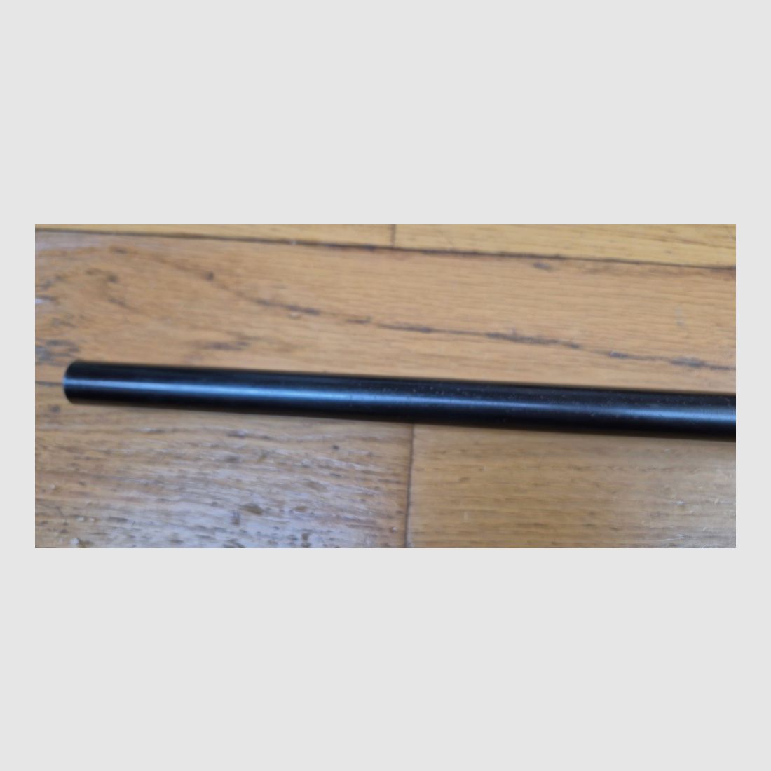 Très rare « vraie » carabine Winchester modèle 1895 Made in USA – Cal. 30.06 Springfield – Fabrication New Haven d&rsquo;origine Winchester de 1911 ! – Importation Empire allemand d&rsquo;avant 1914 – Bois en noyer superbes grade IV – Bronzage d&rsquo;origine à 98% quasi parfait – Très beaux marquages de « vraie » Winchester (pas Japon post 1985) – Splendide canon et mécanique parfaite – Arme d&rsquo;origine dans un état d&rsquo;exception – Catégorie D §e) ! – Très rare et en TBE++, image 19 sur 38