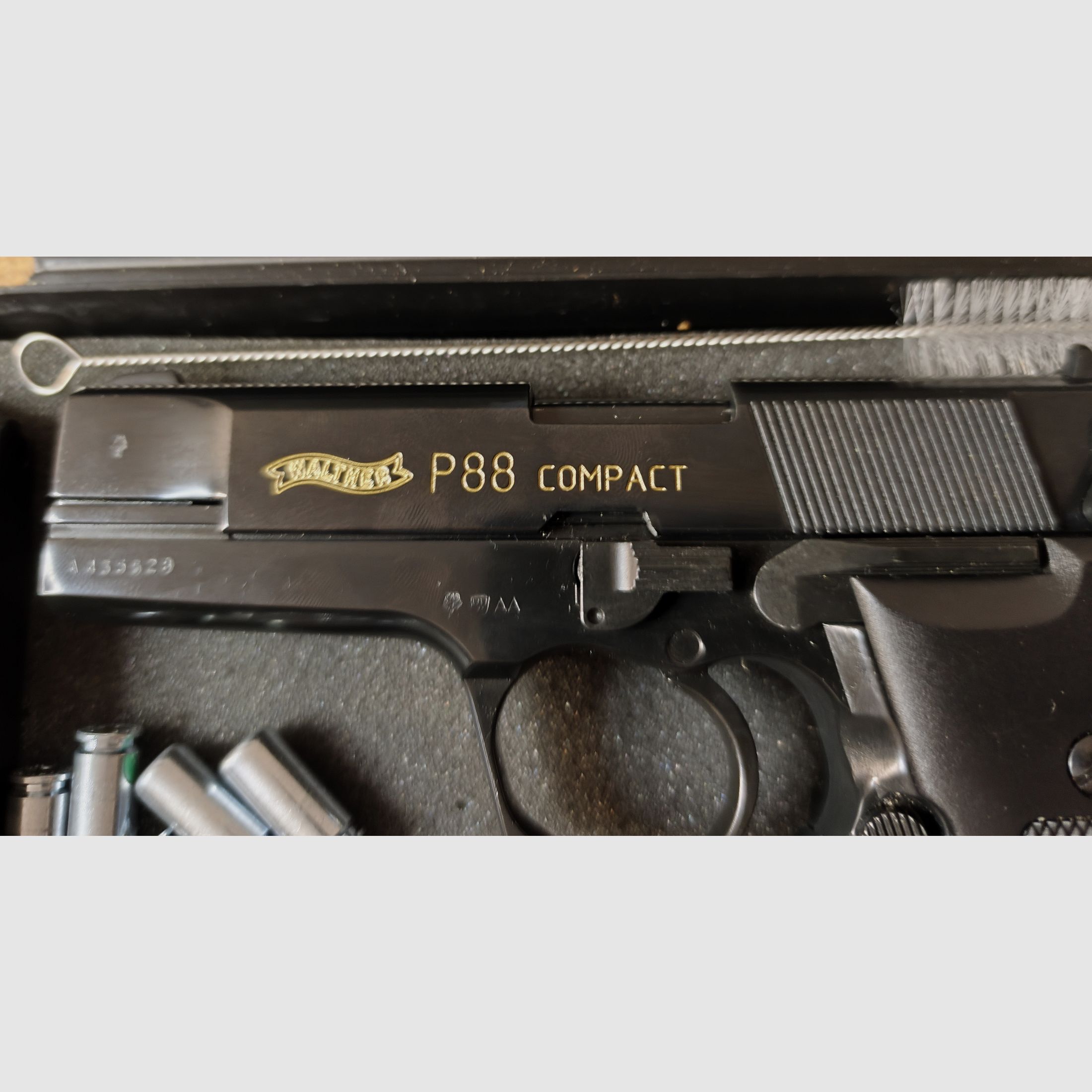 Walther P 88 Compact stary model złoty napis PTB 764 czarny z amunicją