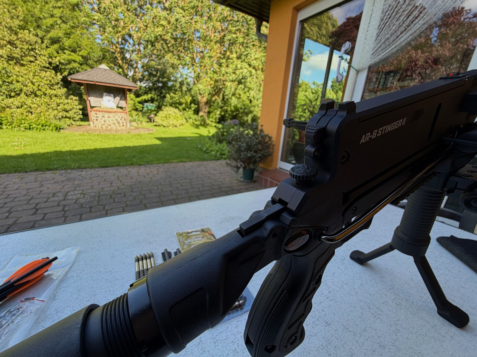 AR-6 Stinger II mit Metallmagazin