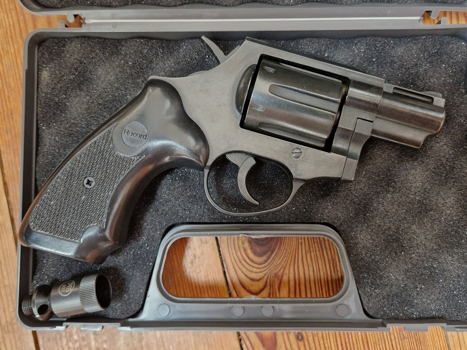 Record Chief 2 inch cal. 9mm R. Knall
