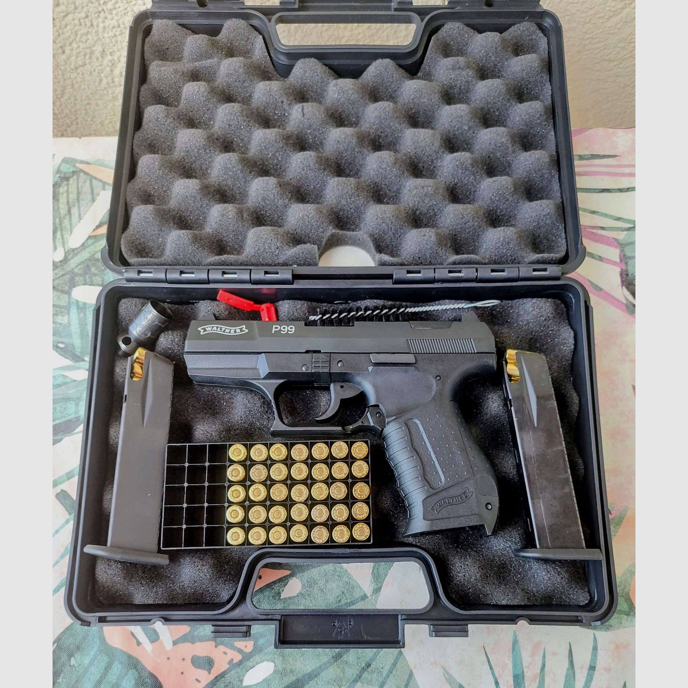 Walther P99 BLK 9mm P.A.K 15R blank firing pistol