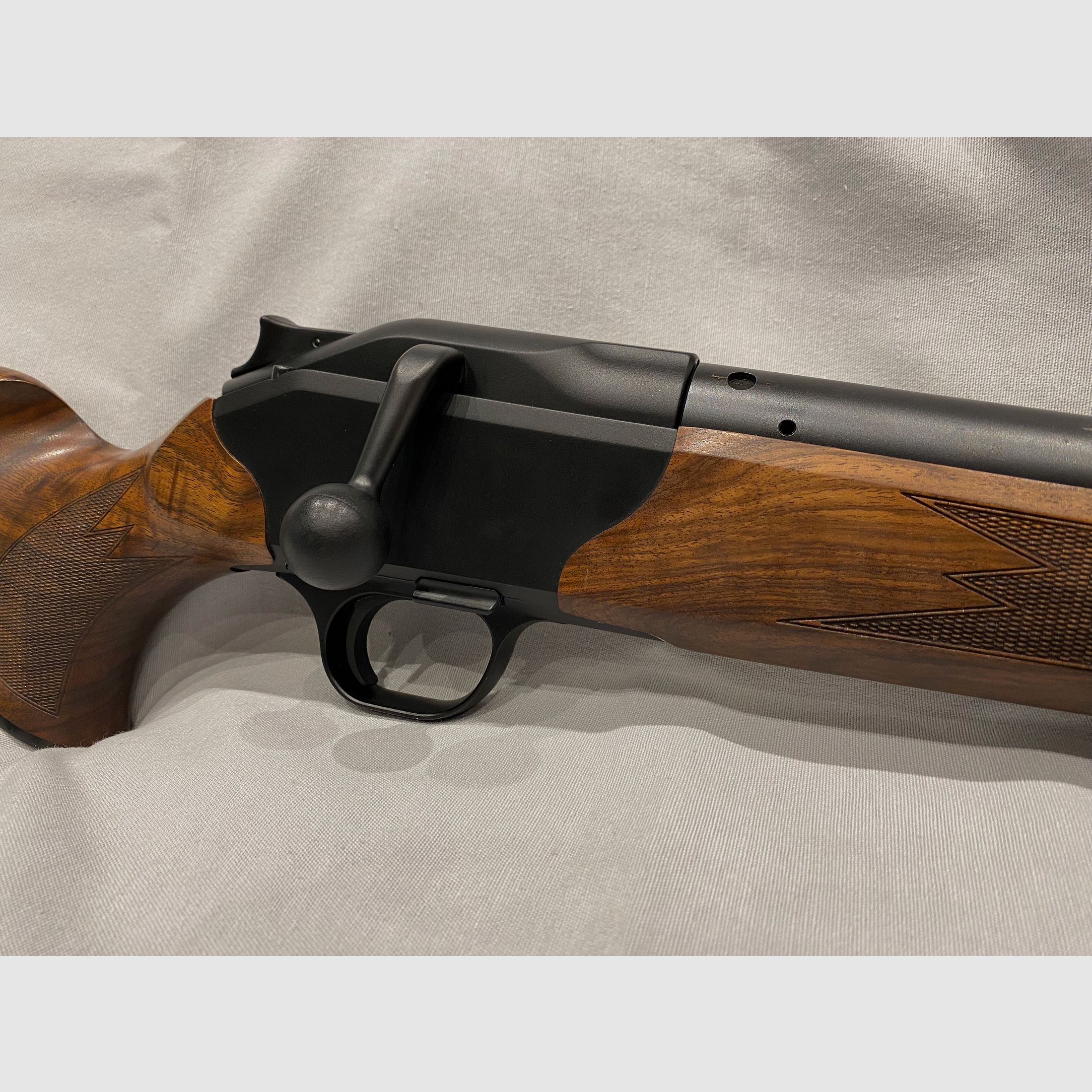 Blaser R8 Holz Standard mit Swarovski Sattelmontage 
