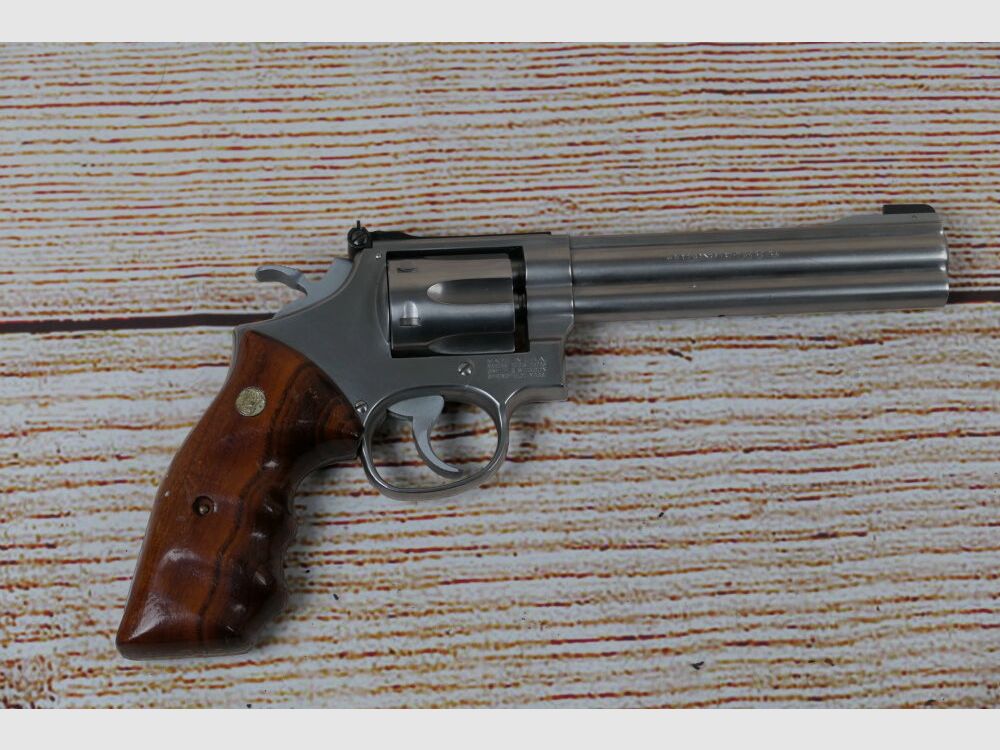 Smith & Wesson 617