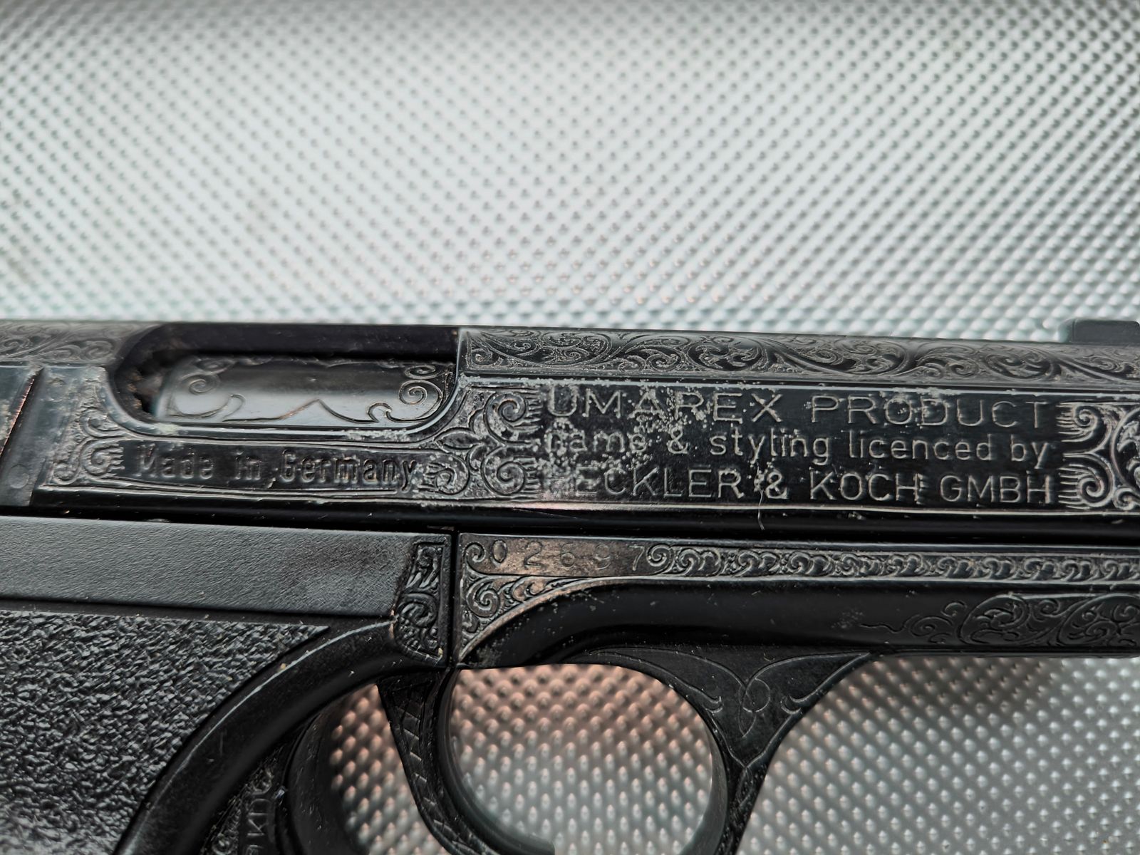 ⚠️ Atención coleccionistas Vitrine Stűck, Hackler & Koch Mod. SP9-con grabado - Visual y funcionalmente en estado impecable, como nuevo y apenas disparado y como pistola SRS de gas/tiro de salva calibre 9mmPAK ¡casi imposible de encontrar!