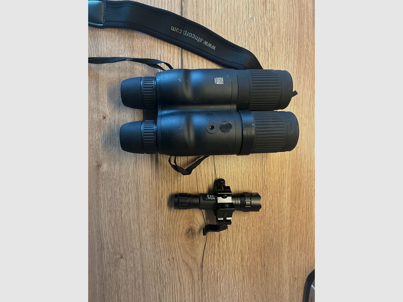 Binoculares digitales de día y de noche ATN BINOX 4K 4-16X - incluido IR Strahler