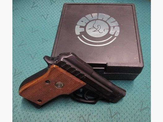 Pistolet Taurus PT22 .22lr w skrzynce z opisem PT22