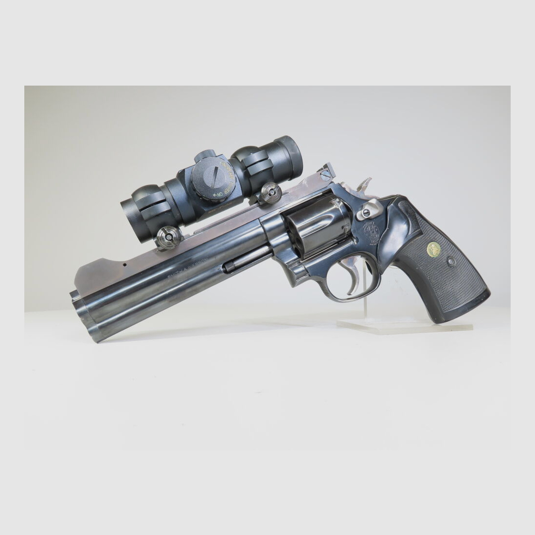 Smith & Wesson 586 - 2
