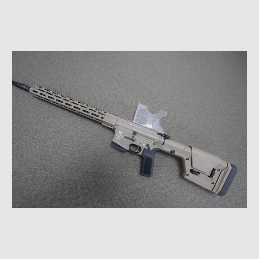 Schmeisser AR 15 DMR Schmeisser AR 15 DMR FDE 18" looplengte