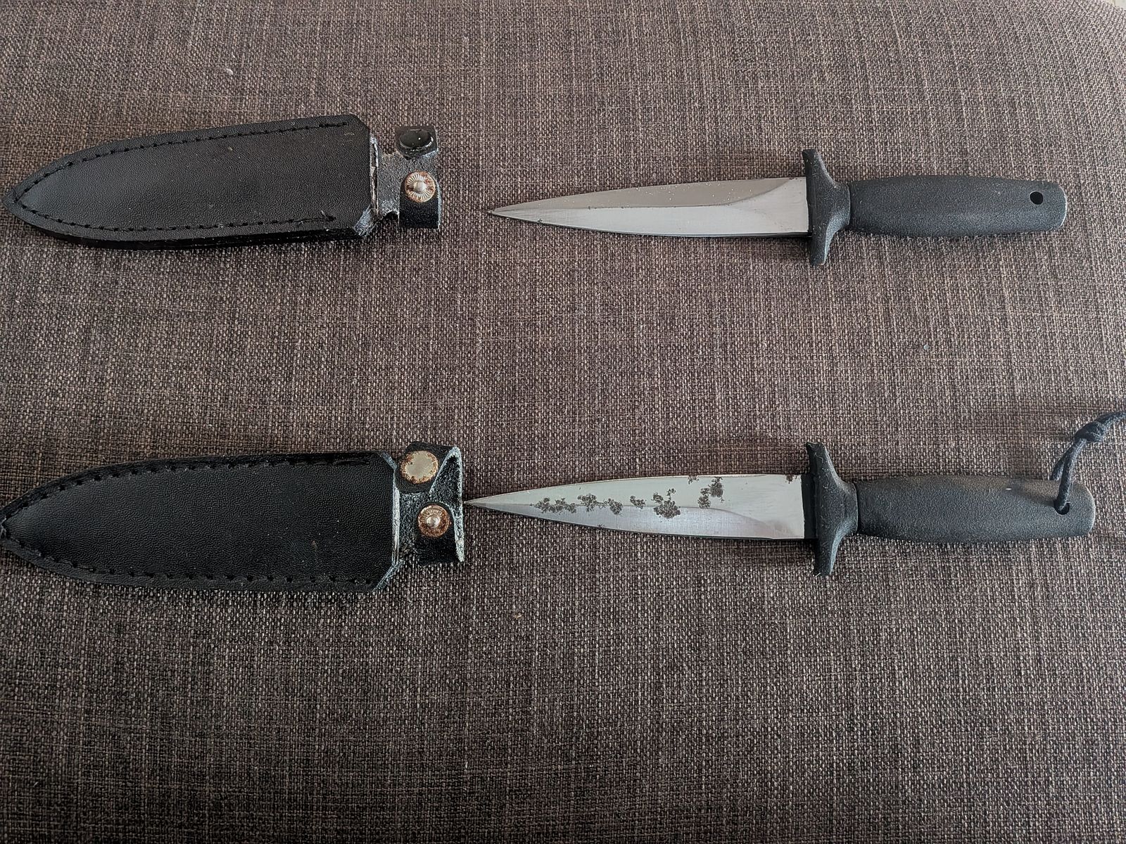 Set de couteaux couteaux de chasse, etc.