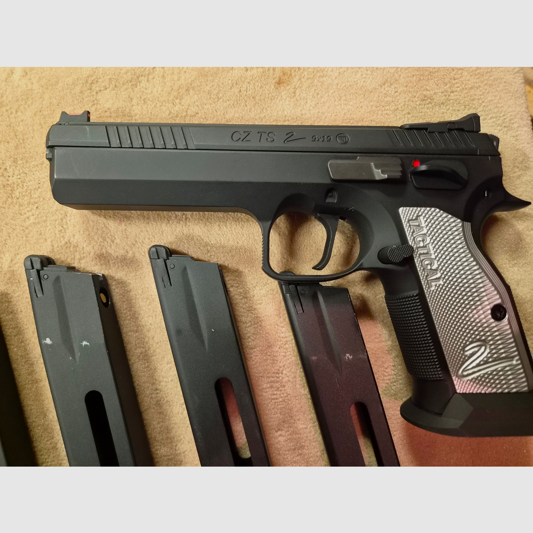 ASG CZ TS2 CO2 GBB 4 magazines like new