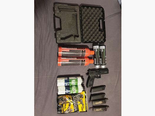 Airsoftpistool CZ P-09 (0,7 Joule) + uitgebreide accessoires – als nieuw
