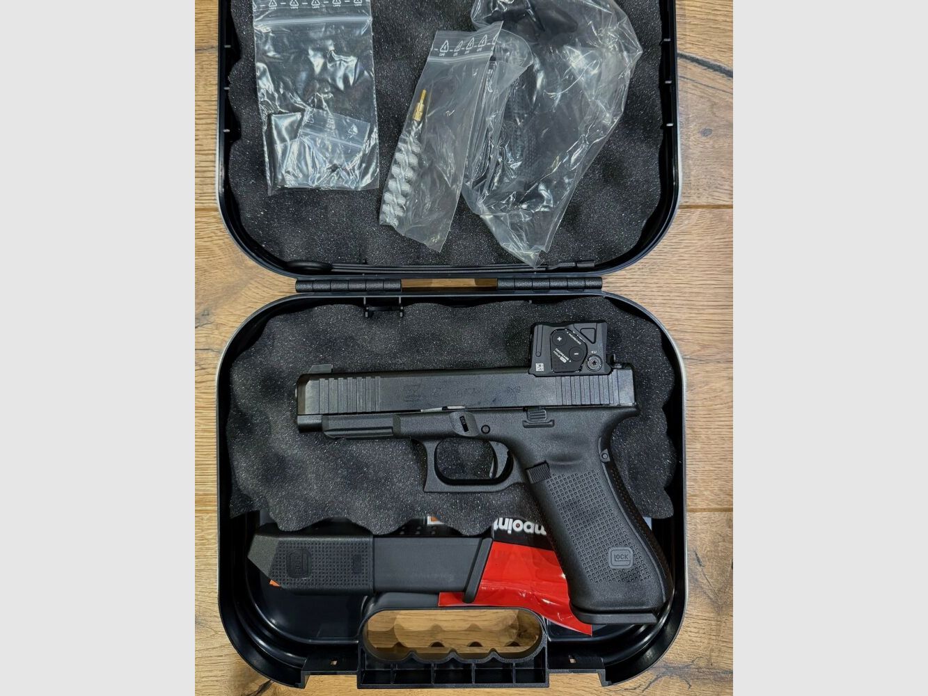 Glock pistol 47 Gen5 MOS/FS A-CUT™ combo with Aimpoint COA