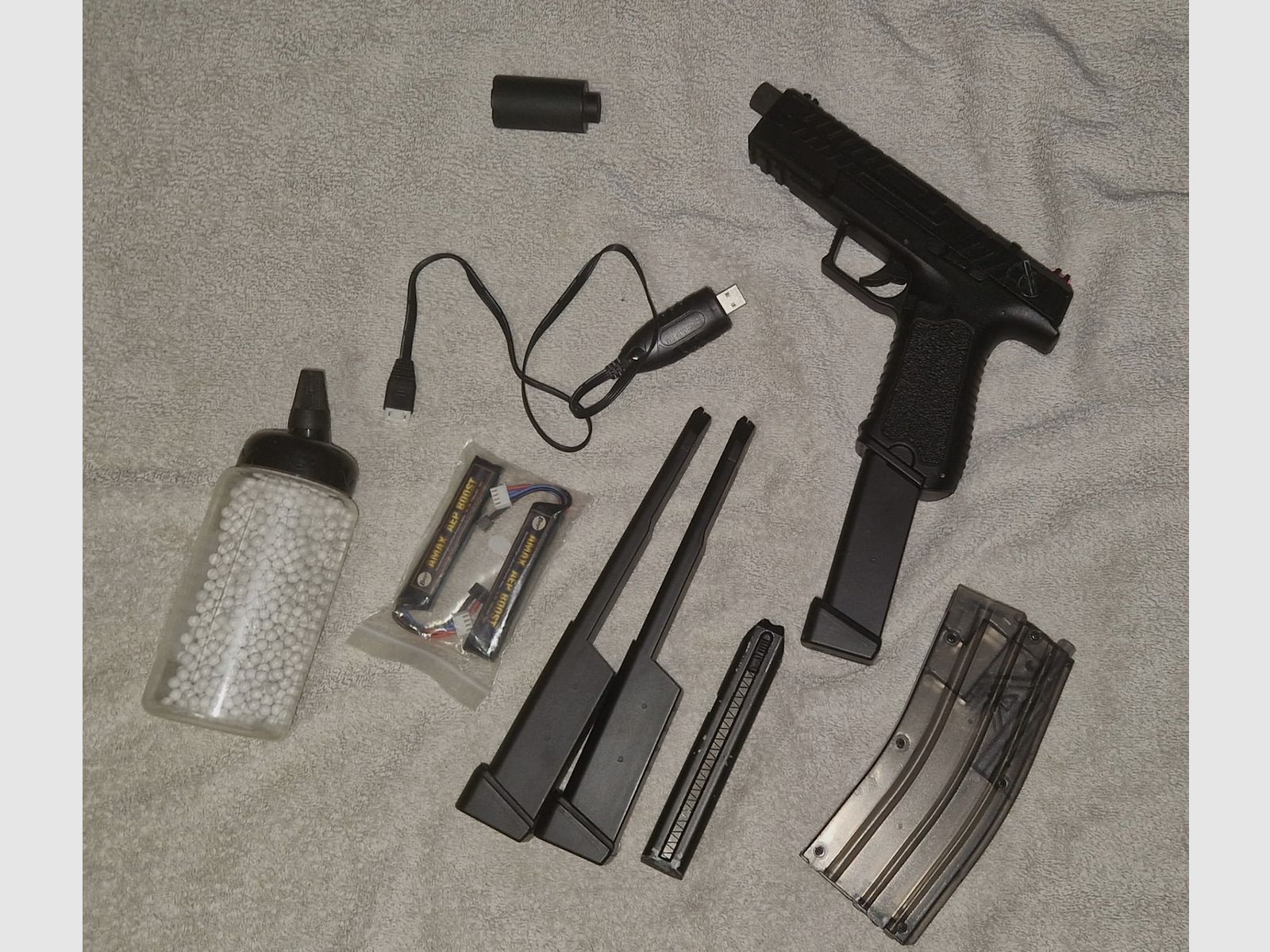 Begadi Cyma CM127 Gen5 (Mosfet, ETU und Tracergewinde) mit 2 Akkus, Ladekabel, Big Speedloader, 3 80BBs Magazinen UND einem Tracer