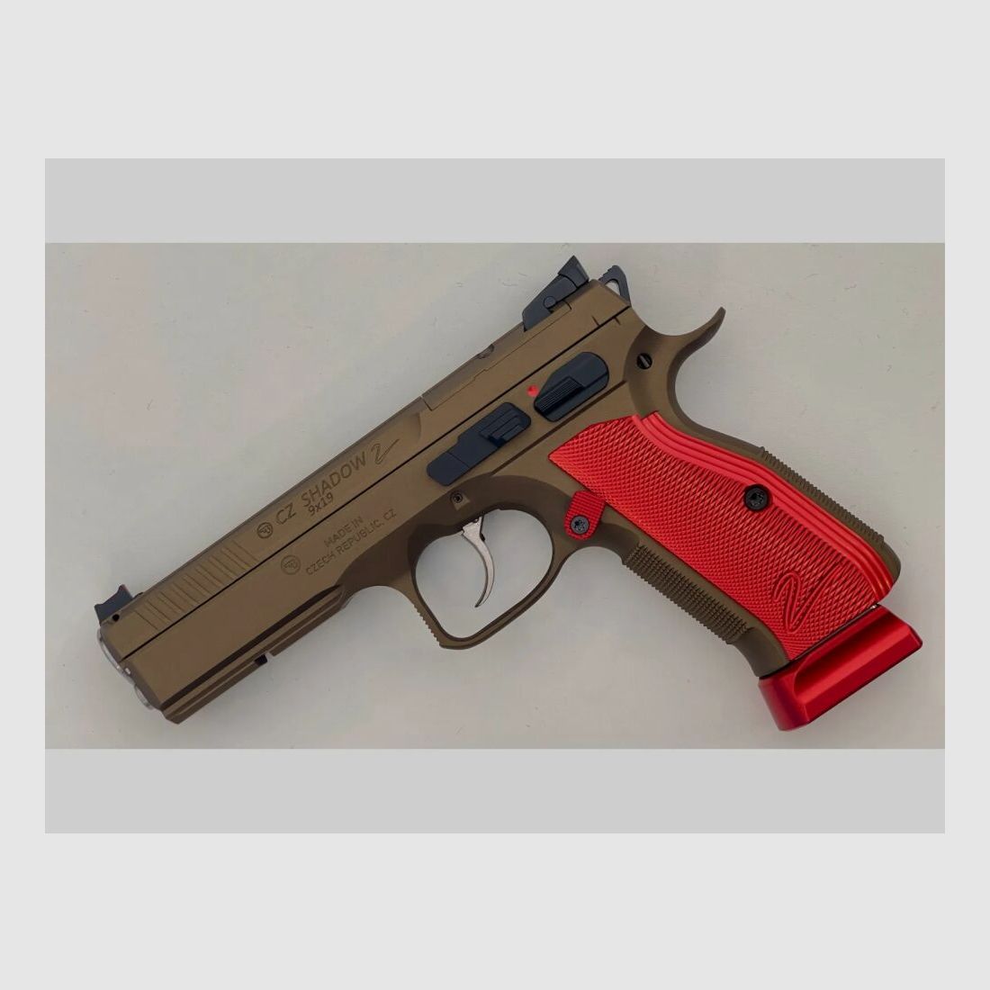 CZ Česká zbrojovka a.s. CZ SHADOW 2 Special "Jagdlounge BURNT BRONZE RED Edition" NEU 9mmLuger, Bild 1 von 9