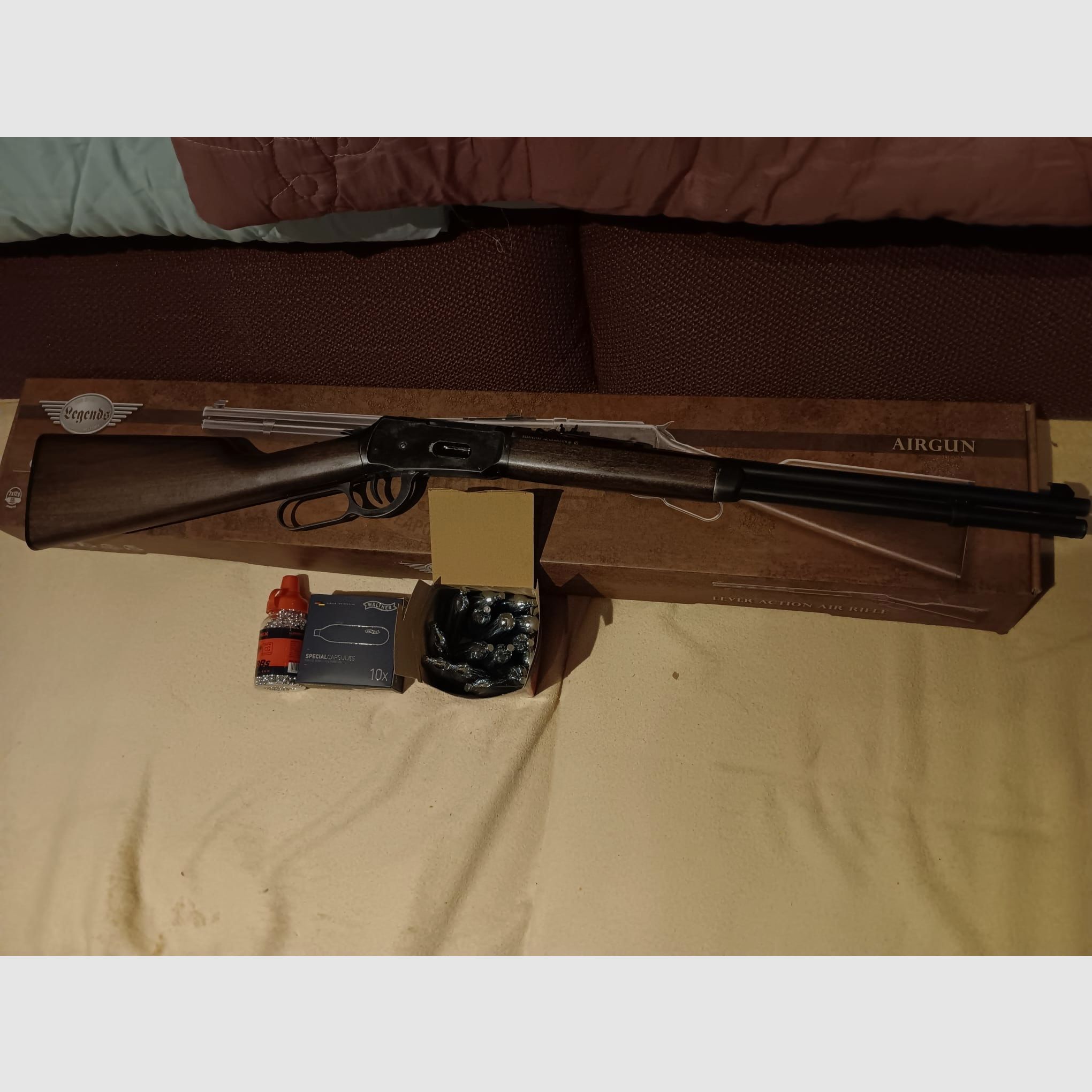 CO2 Unterhebelrepetierer Cowboy Rifle Antique Fish von Legends plus Zubehör