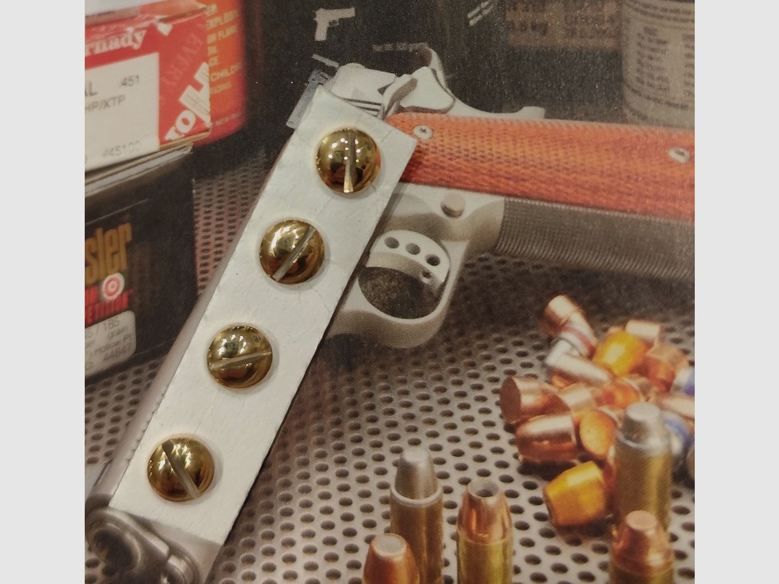 ❗1911 Griffschrauben, Edelstahl mit 23,8 Karat (~24 Karat) Gold echt vergoldet, sind glänzend (poliert).