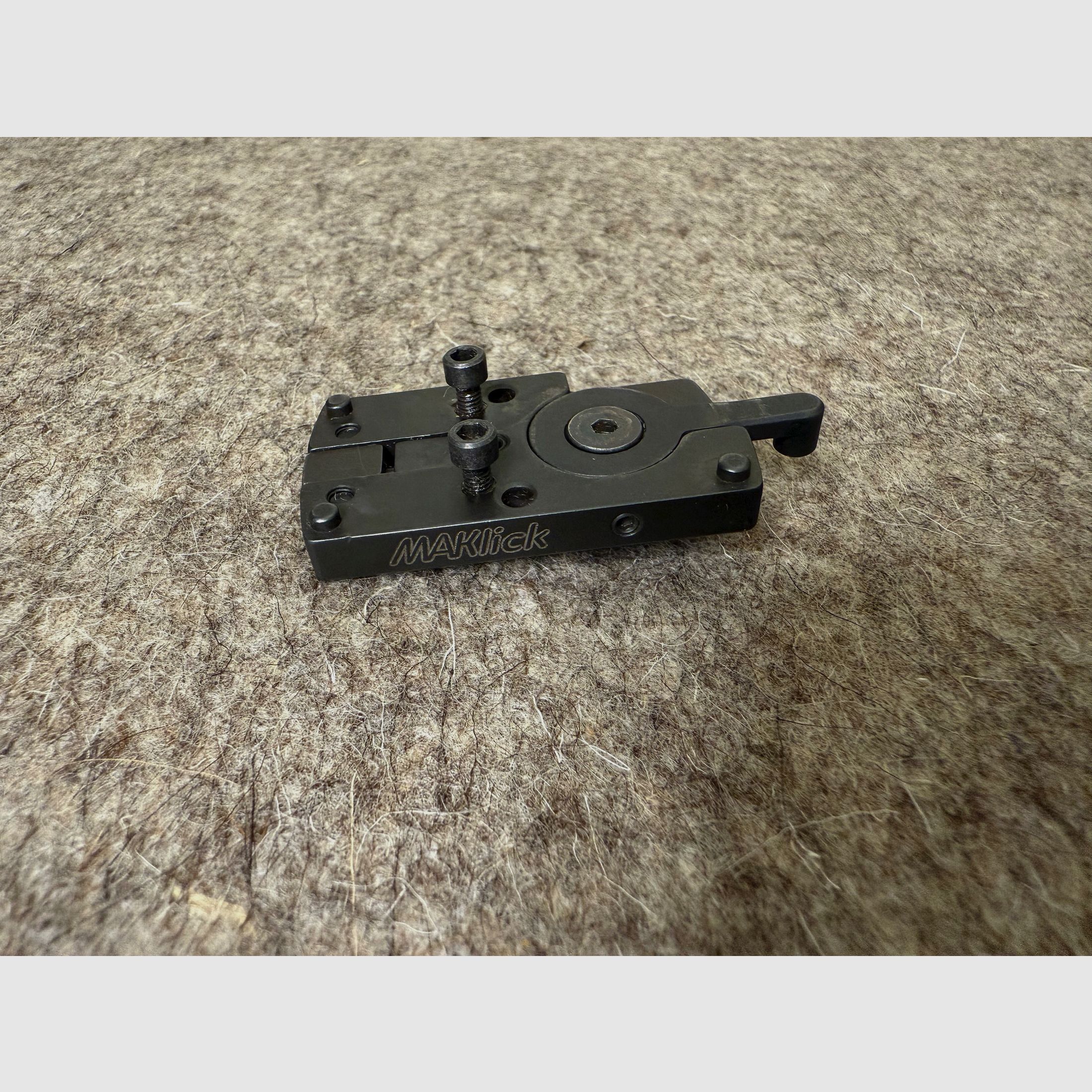 MAKlick Schwenkmontage für Vorderplatten