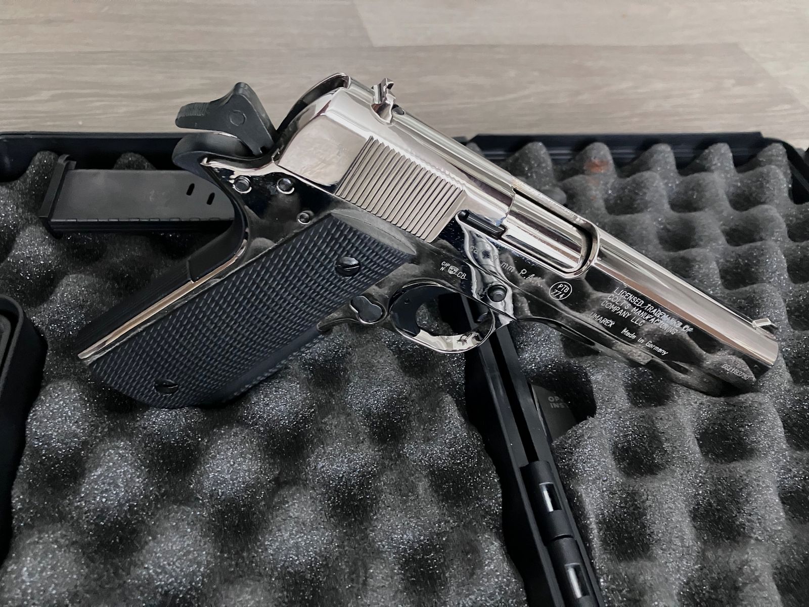 Colt Government 1911 A1 Chrome 9mm P.A.K.