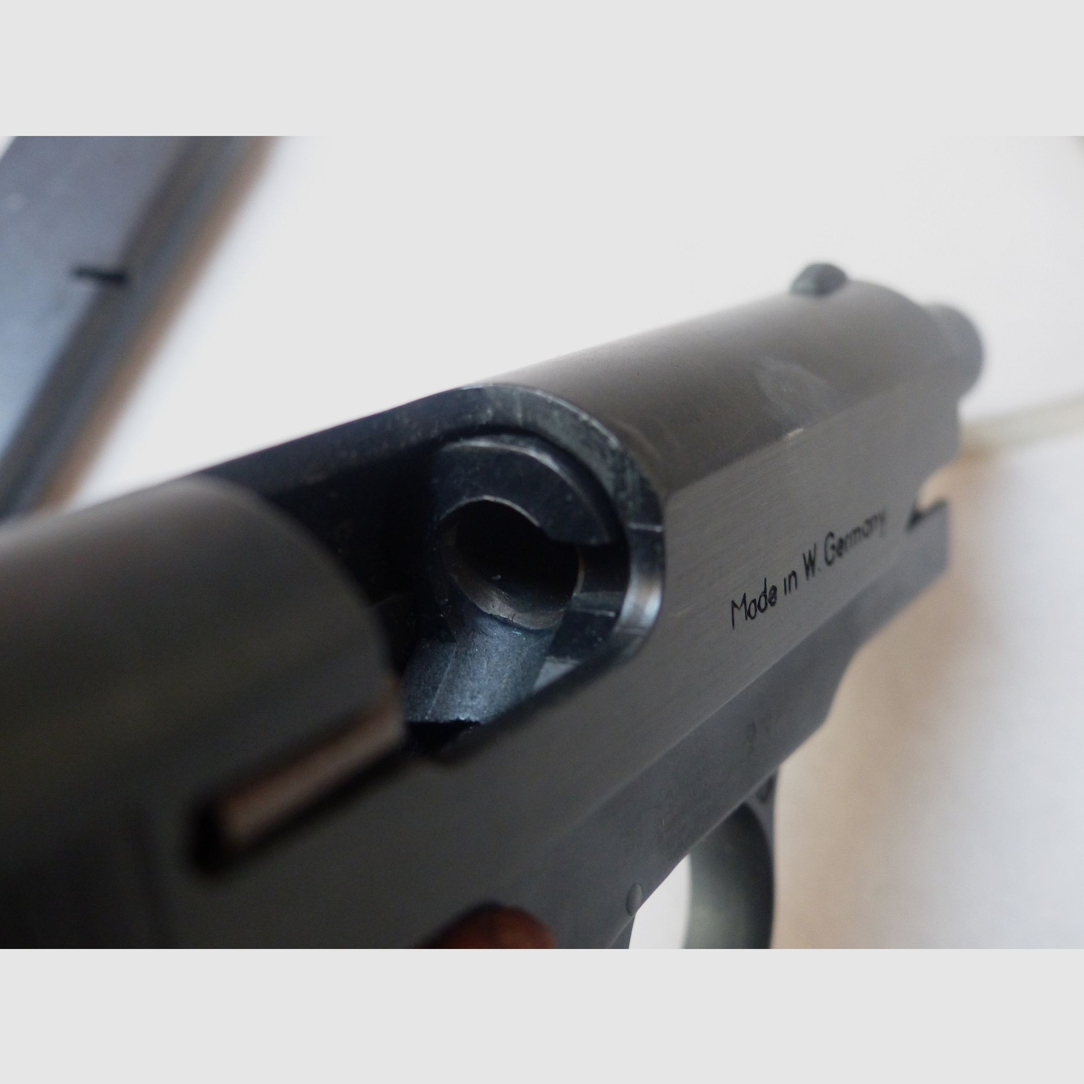 RECK COMMANDER (small 1911) Cal. 8mm k West Germany with magazine, blank firing adapter A, wooden grip panel