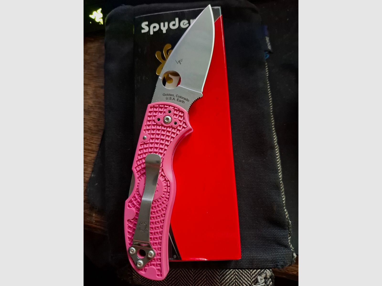 Spyderco Native 5 Pink heals in  Top Zustand günstig abzugeben!