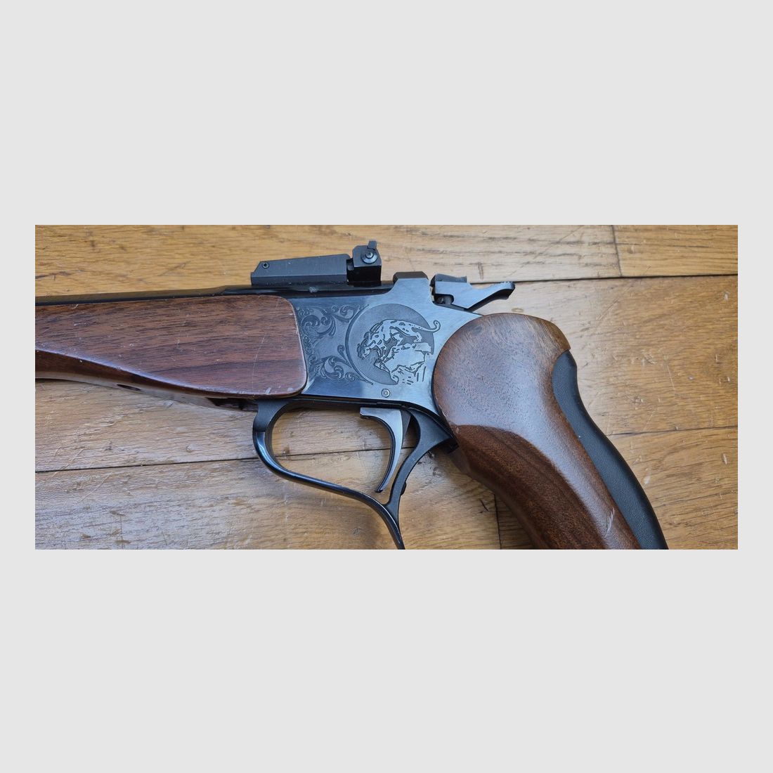 Beau Pistolet Thompson Center – Modèle Contender – Canon 10 pouces – Calibre 22LR – Arme de Rochester en 1988 – Beaux bois – Superbe canon – Excellente Mécanique – TBE, image 23 sur 27