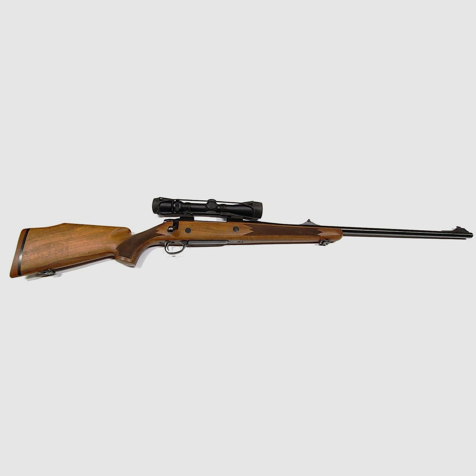 Geweer SAKO kal.338 met richtkijker LEUPOLD 2,5-8×42, afbeelding 2 van 4