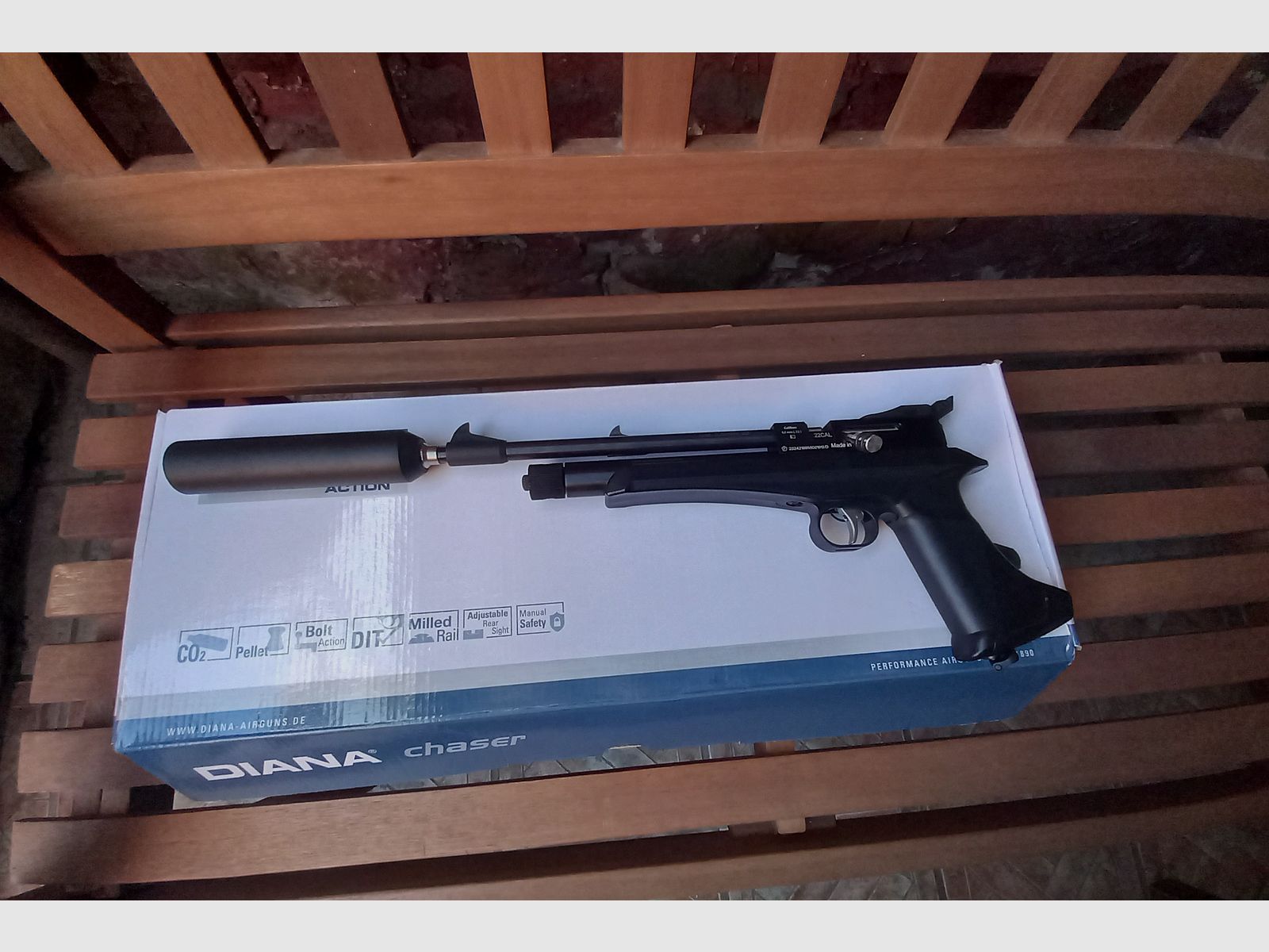 Pistolet Co2 "Diana Chaser" cal. 5,5mm Diabolo en boîte avec étui., image 1 sur 8