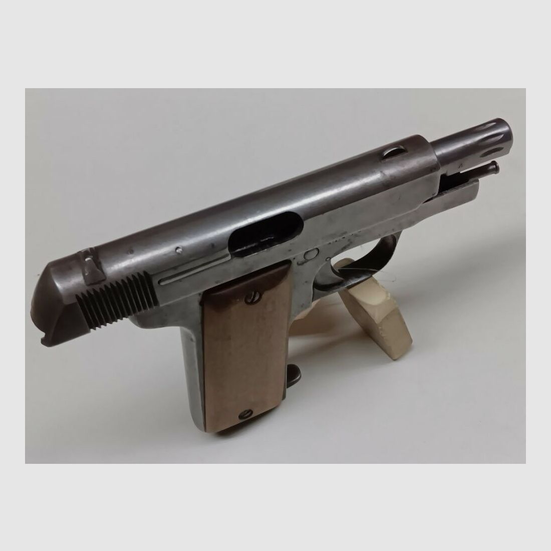 Ruby - Spain 1914 Automatic Pistol " Military "