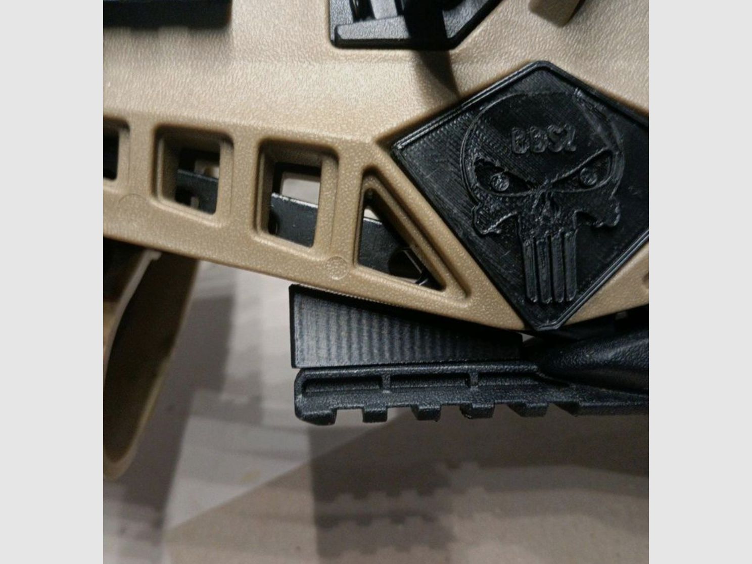 Cobra Adder Keil Picantinnyschiene , Magazinverengung, Sicherungsschieber 